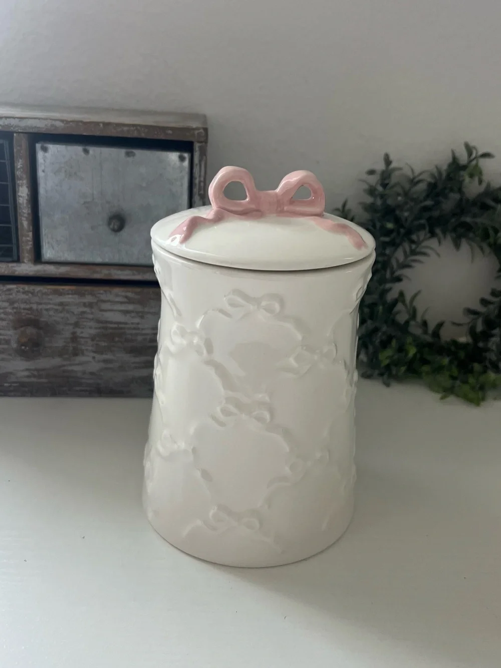 New Small Pink Bow Embossed Ceramic Canister